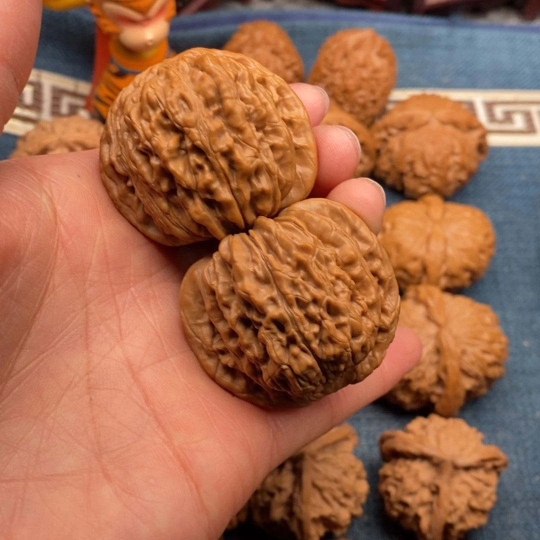 文玩核桃把件42.5全品汉高楼