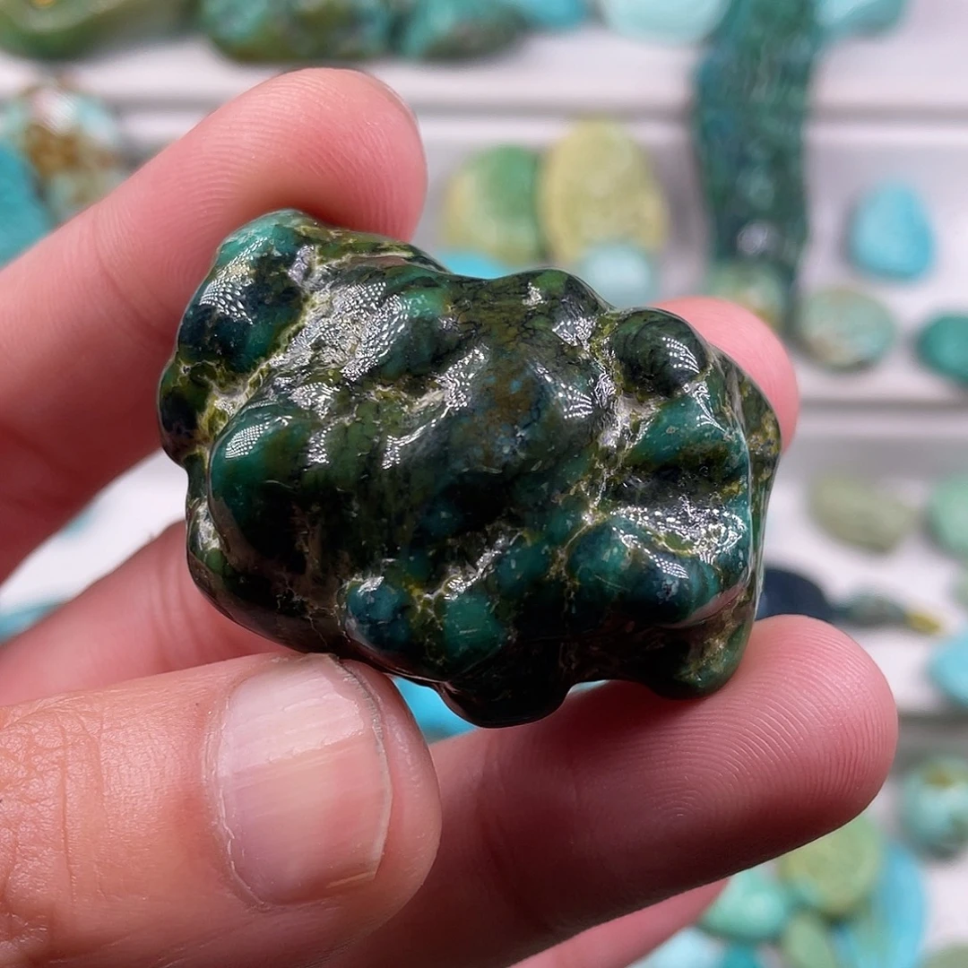 绿松石未镶嵌颈饰