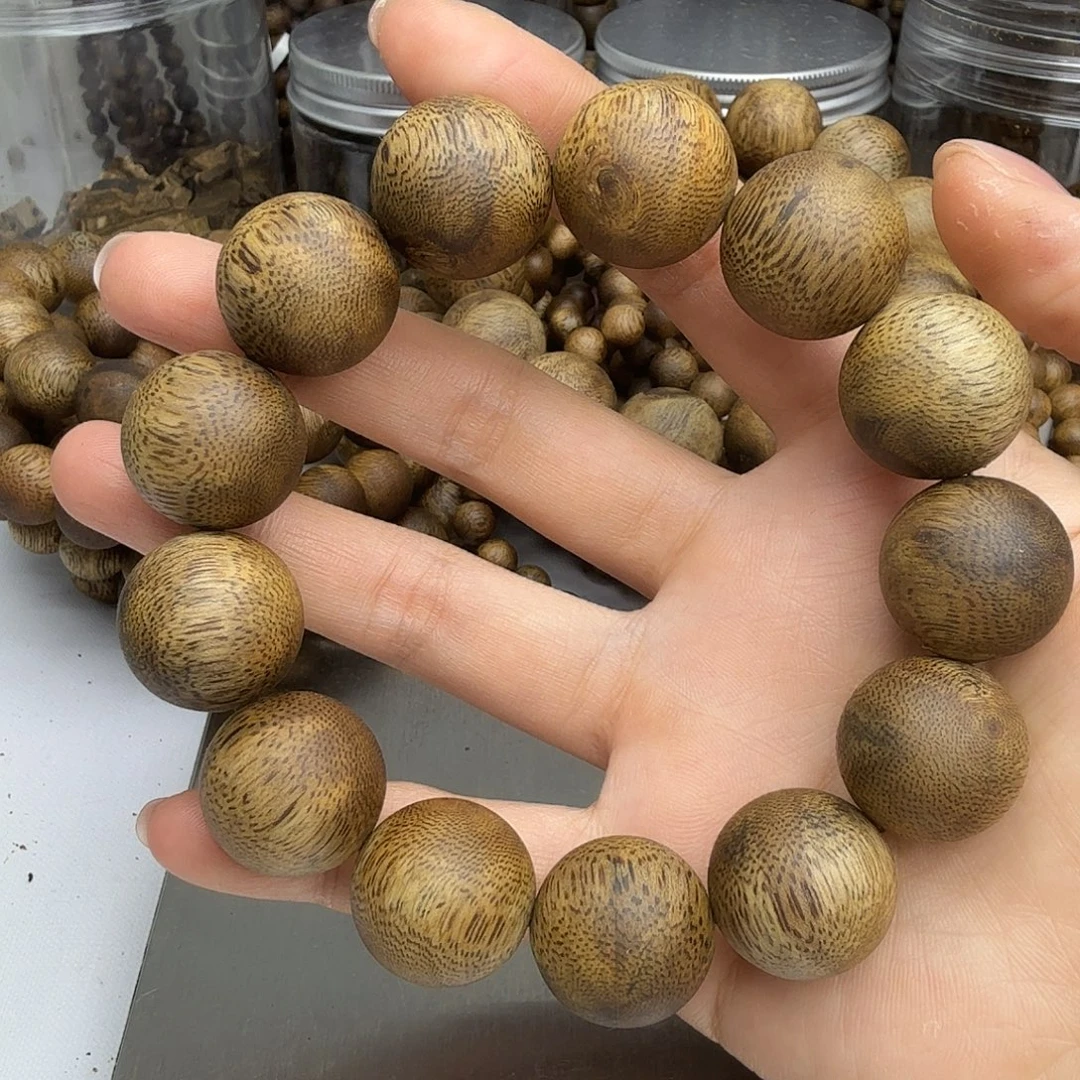 千***n沉香手串1.8规格的23克+