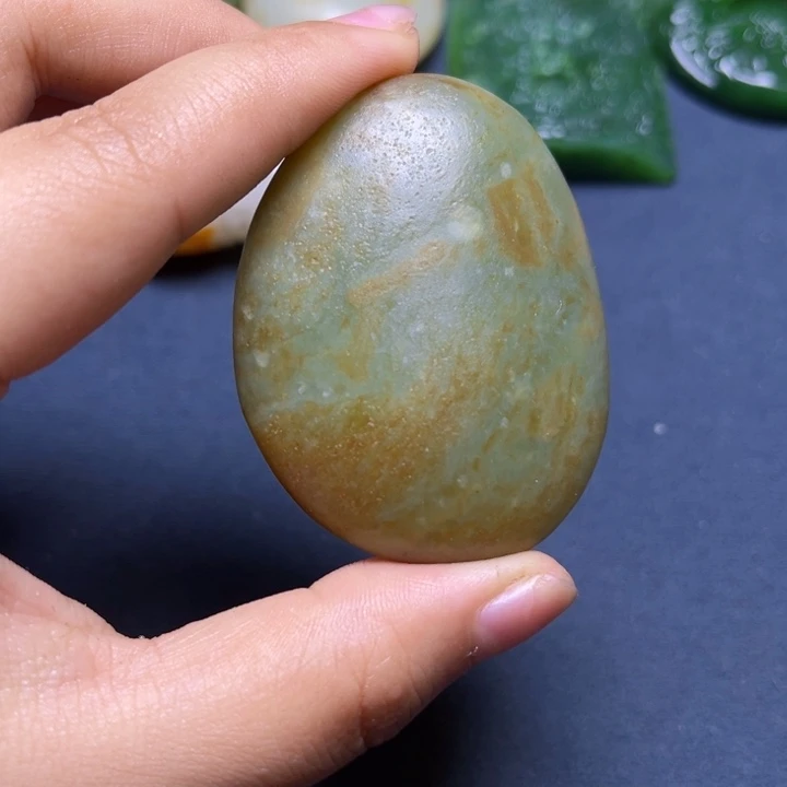 和田玉未镶嵌珠宝奇石