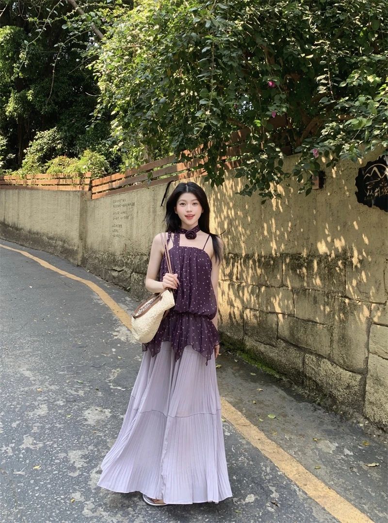 【NYPP】法式度假风紫色波点雪纺吊带衫+花朵挂脖+百褶裙套装