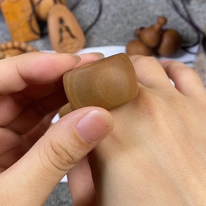 檀香木手串/手链老山檀香黑肉扳指内径2.2