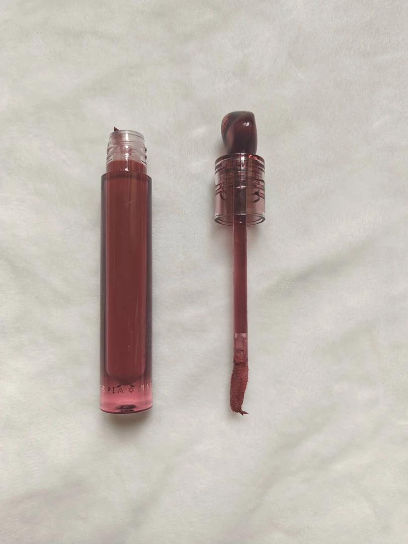 【刮码发货】唇釉空气丝绒唇泥黄皮显白雾面石头唇釉滋润水润无瑕