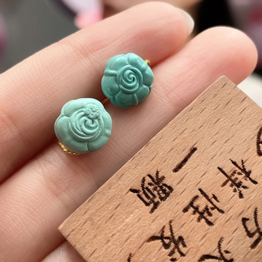 绿松石未镶嵌颈饰