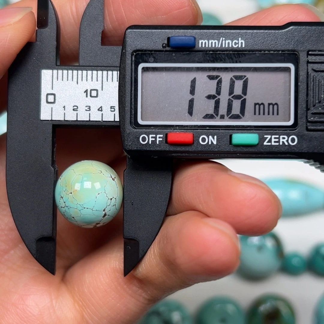 哇***。绿松石未镶嵌珠宝奇石