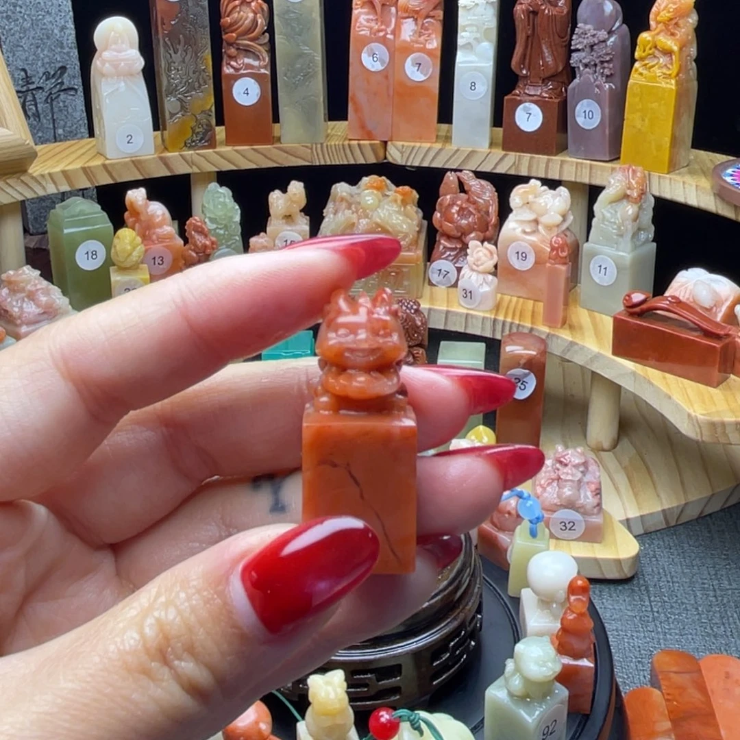 寿山石印石龙宝宝