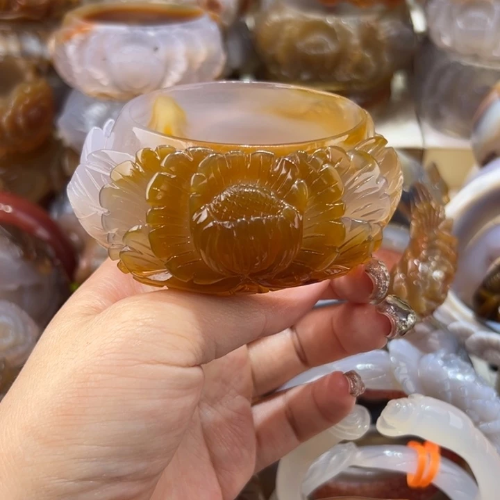 自***翔玛瑙/玉髓手镯未镶嵌一共600