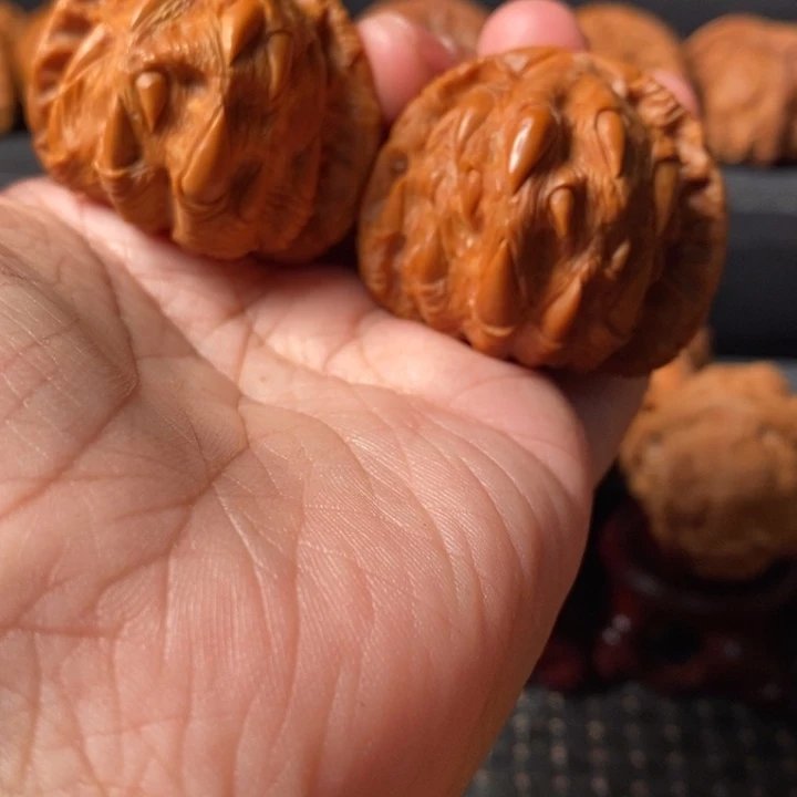 浮***逝把件文玩核桃吞噬