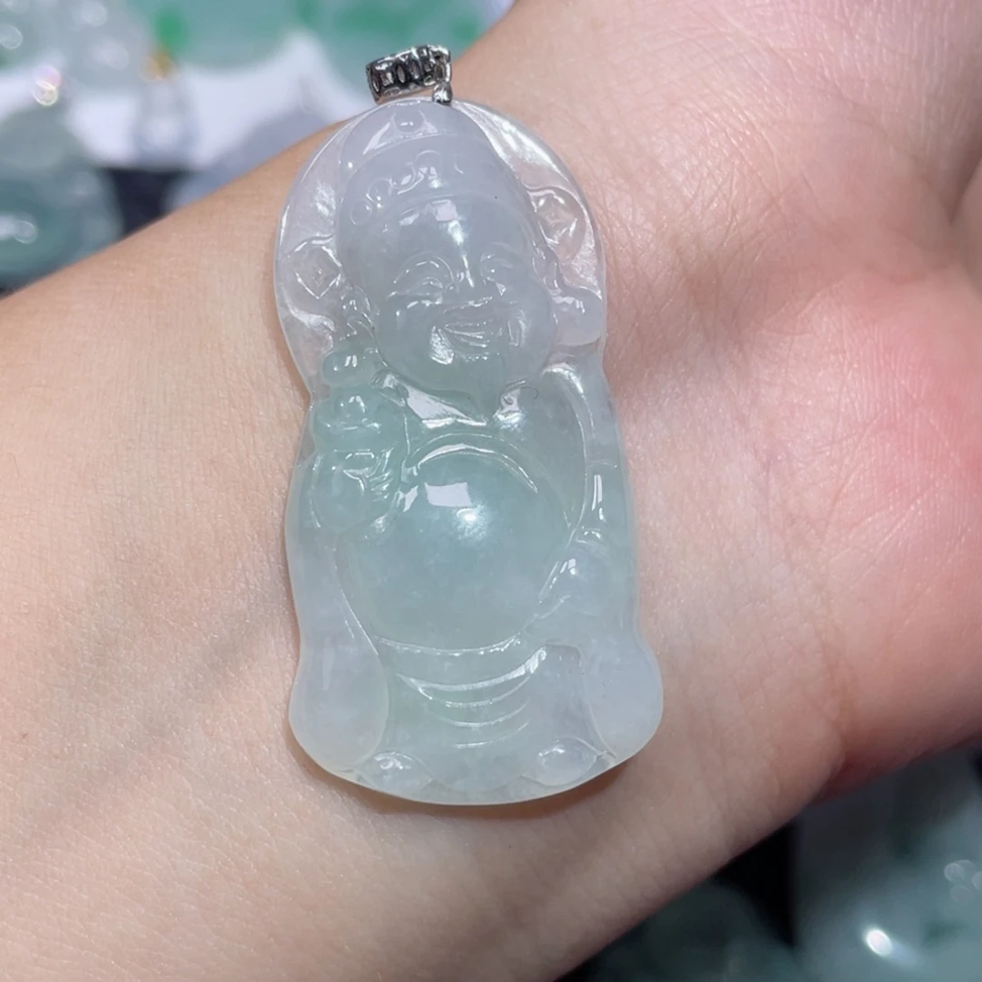翡翠未镶嵌颈饰财神