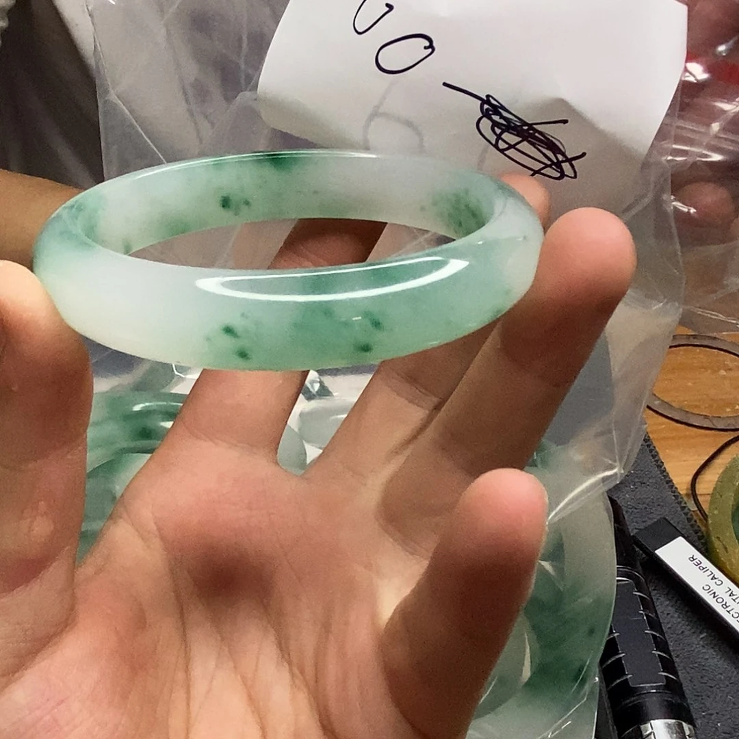 81 缅甸保真珠宝玉石