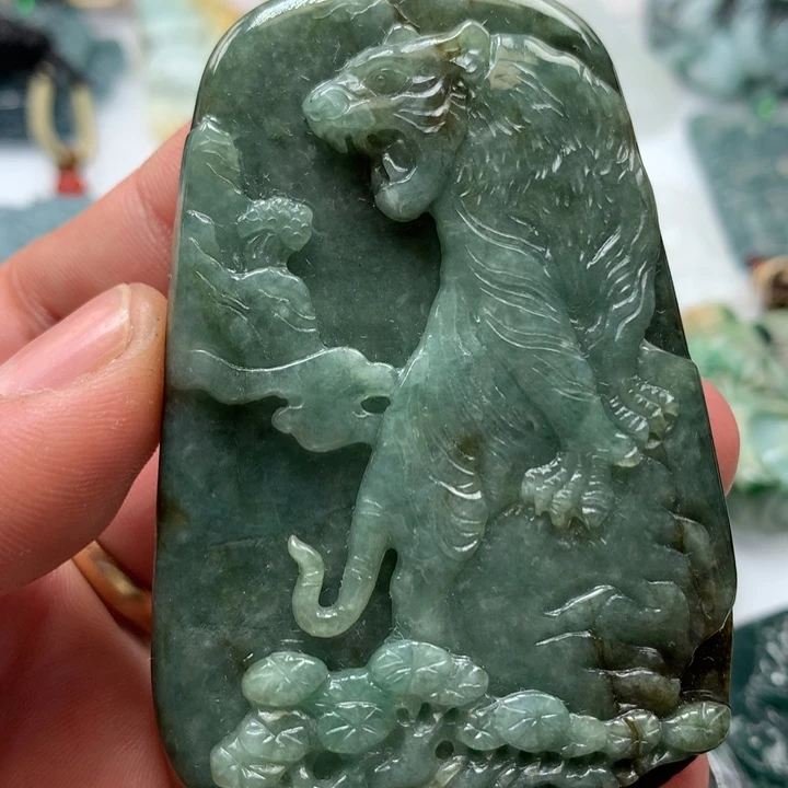 翡翠颈饰未镶嵌保真天然a货翡翠