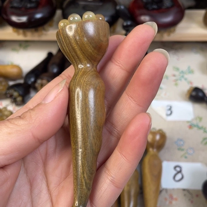 绿檀微瑕大莲蓬。