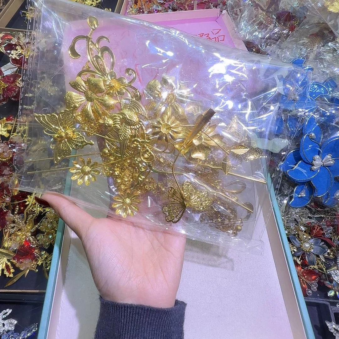 玲***子混合材质新娘头饰不退不换不售后无礼盒