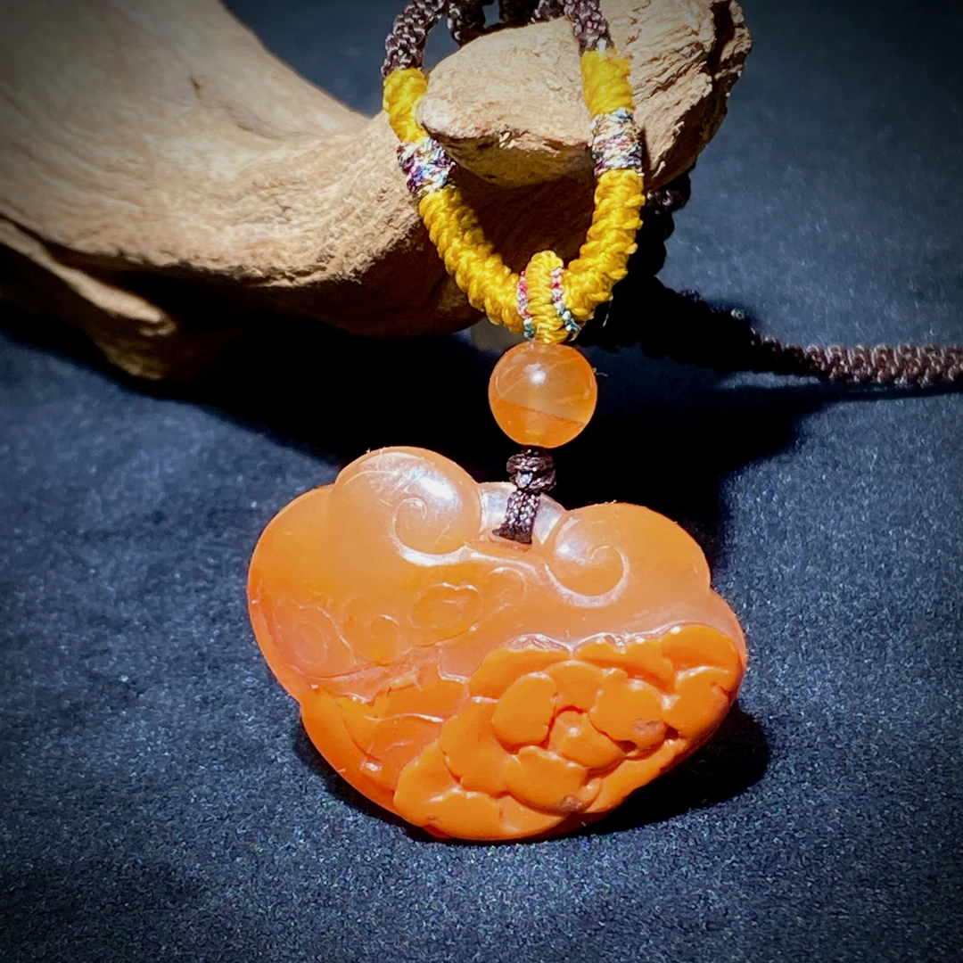 1006/南红原矿无注胶 花开富贵如意平安锁吊坠/一件