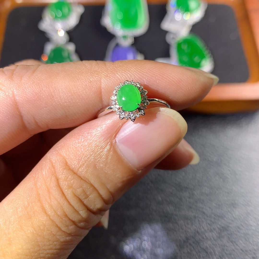 翡翠18K金镶嵌戒指翡翠