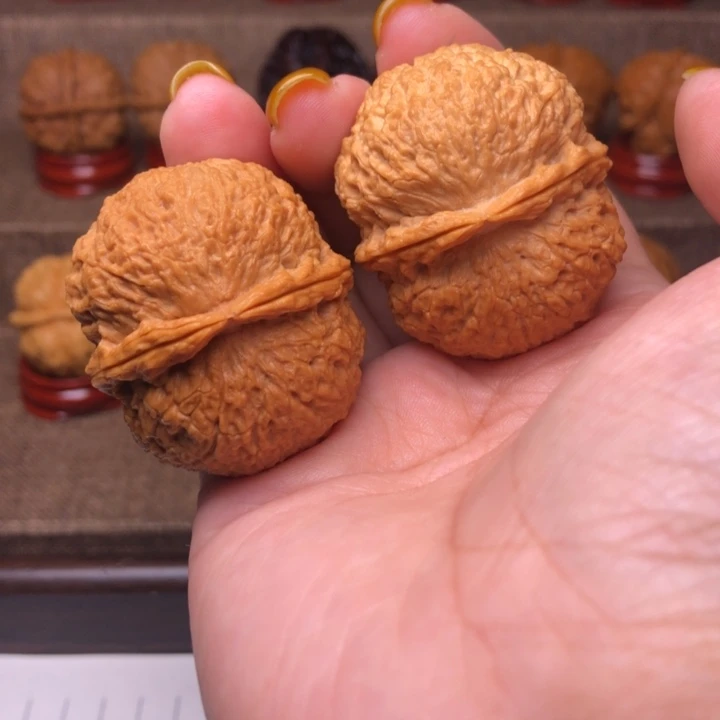 把件文玩核桃33号新核39尺鱼籽纹绣球