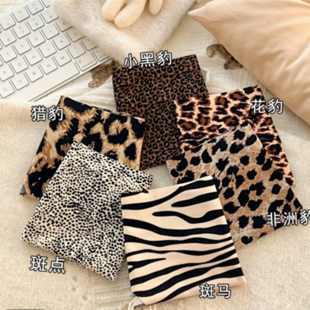 女士性感时尚豹纹透气中腰印花轻薄三角内裤