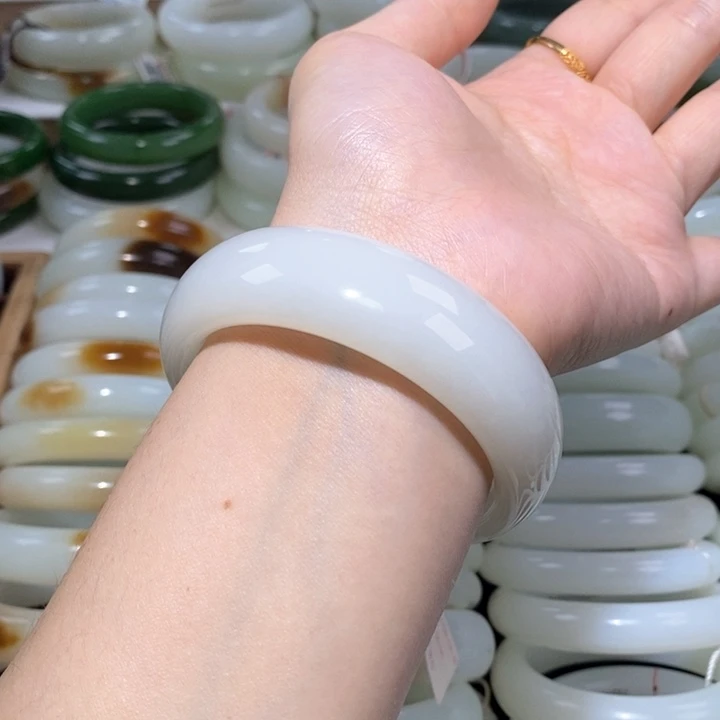 和田玉手镯未镶嵌羊脂白镯59
