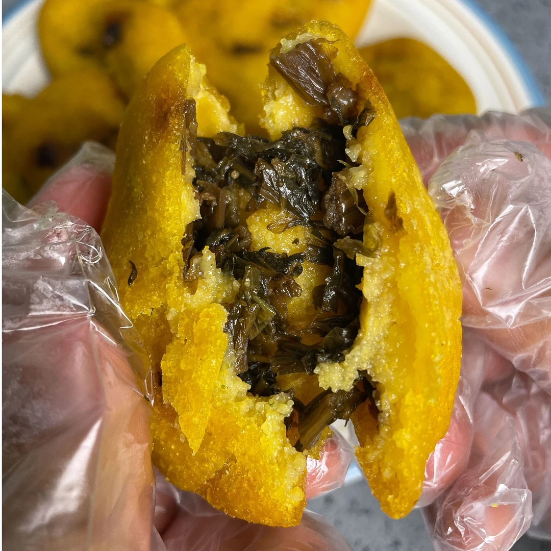 玉米粑粑梅干菜农家纯手工制作馅煎炸早餐地方特色美食粗粮饼