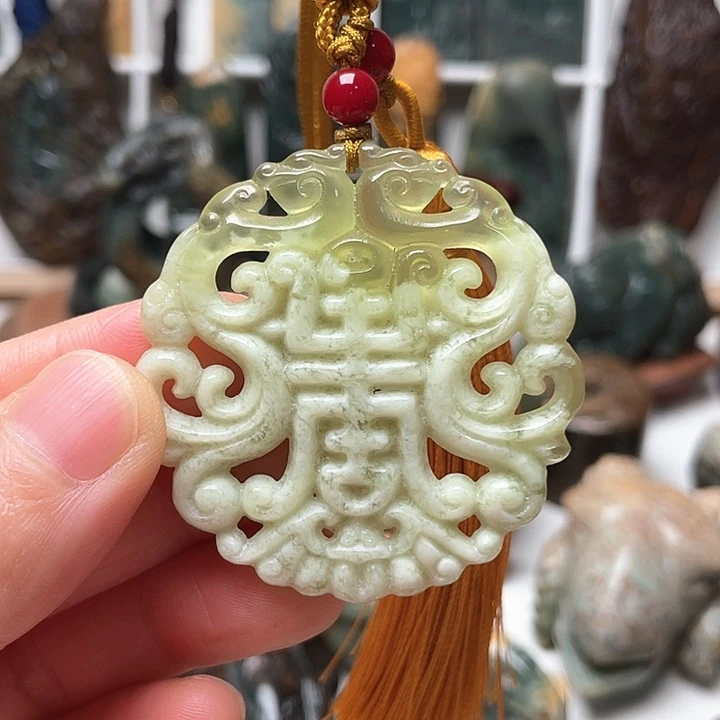 未镶嵌蛇纹石玉挂件