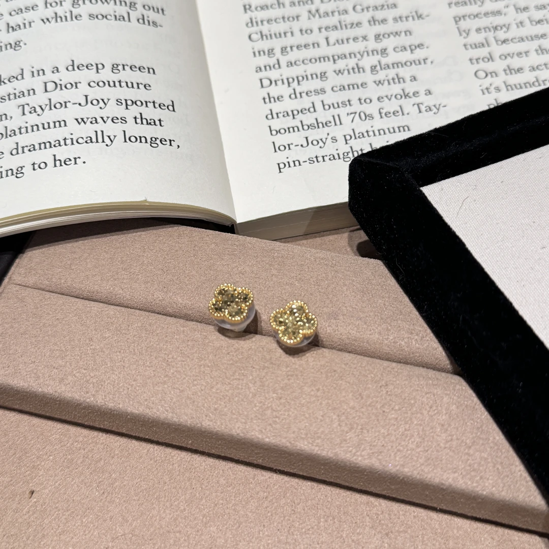 925银耳饰 LIGHTNINGPARK 新中式闪闪纹路四叶草耳钉