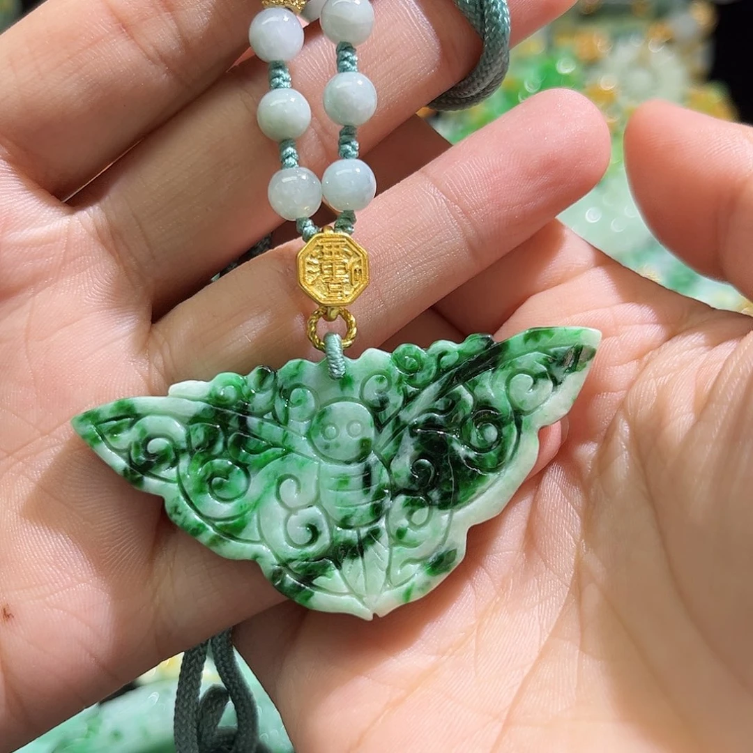 翡翠未镶嵌颈饰待编织