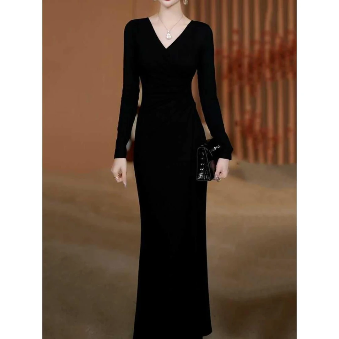 洋气好看爆款V领黑色连衣裙春季收腰显瘦高级气质过膝包臀长裙女