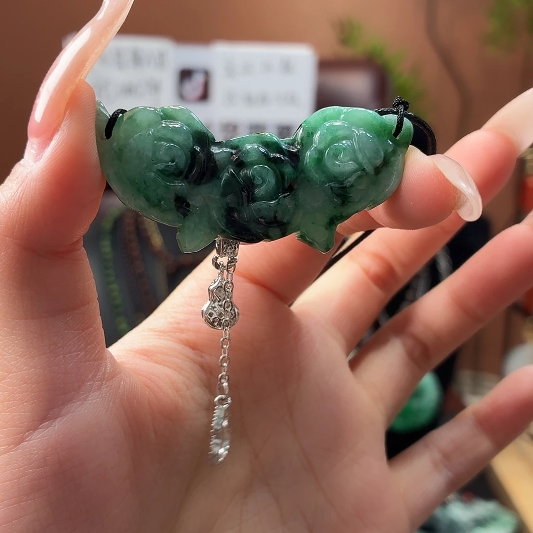 翡翠未镶嵌耳饰吊坠