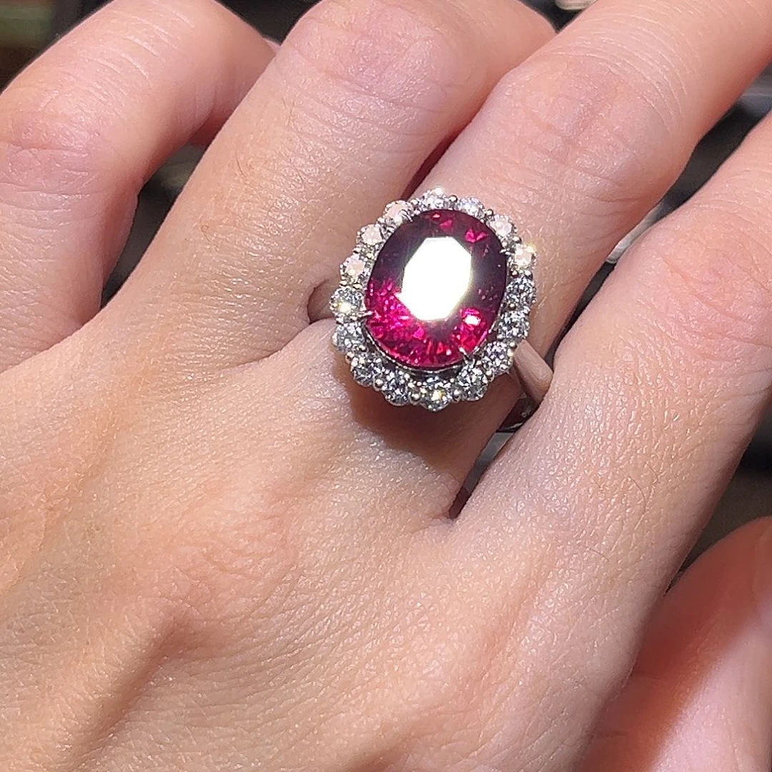 戒指18K金镶嵌碧玺5.8克拉红宝碧玺卢比莱