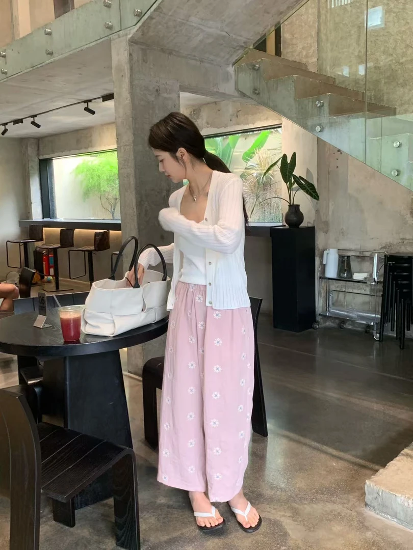 【露露】Ersan#韩版百搭减龄显瘦绣花裤#2535（裤长88cm 腰围68）