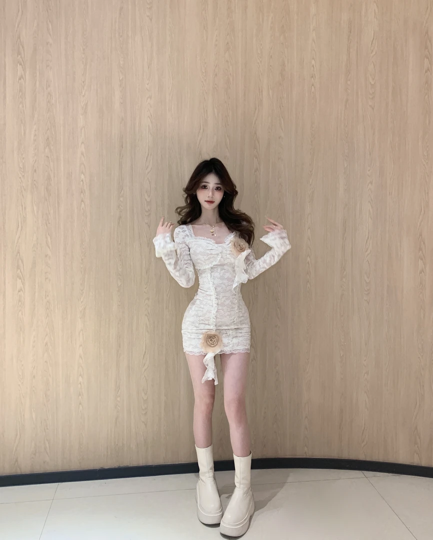 【白塔玫瑰】法式蕾丝镂空甜辣女秋冬长袖显瘦短款连衣裙1312