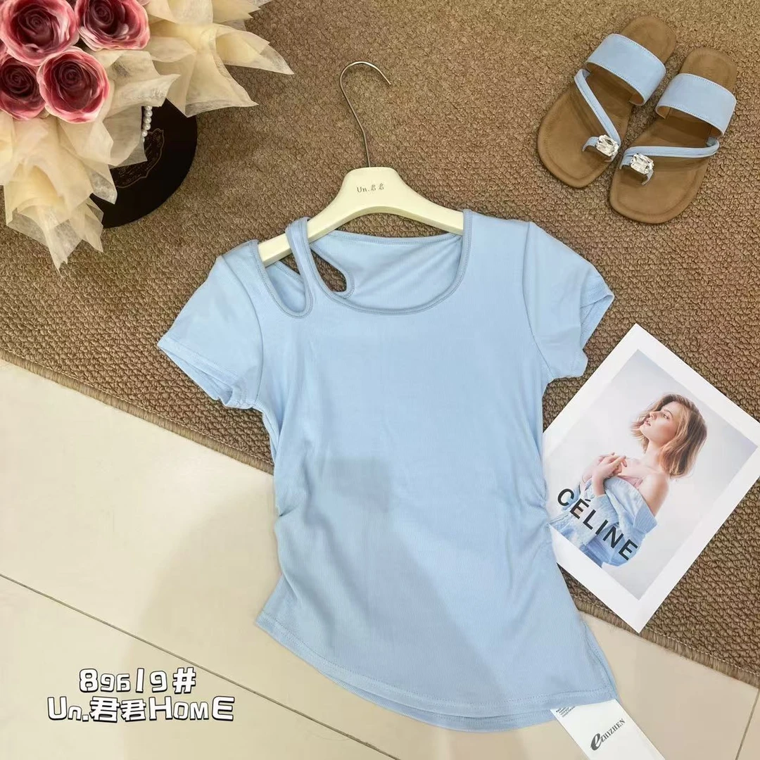 君君家【小心机】89619圆领小心机褶皱不规则修身上衣