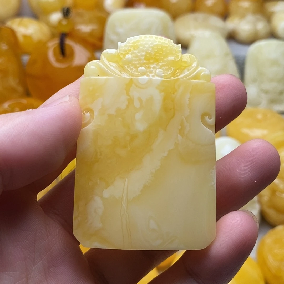 琥珀颈饰未镶嵌琥珀蜜蜡