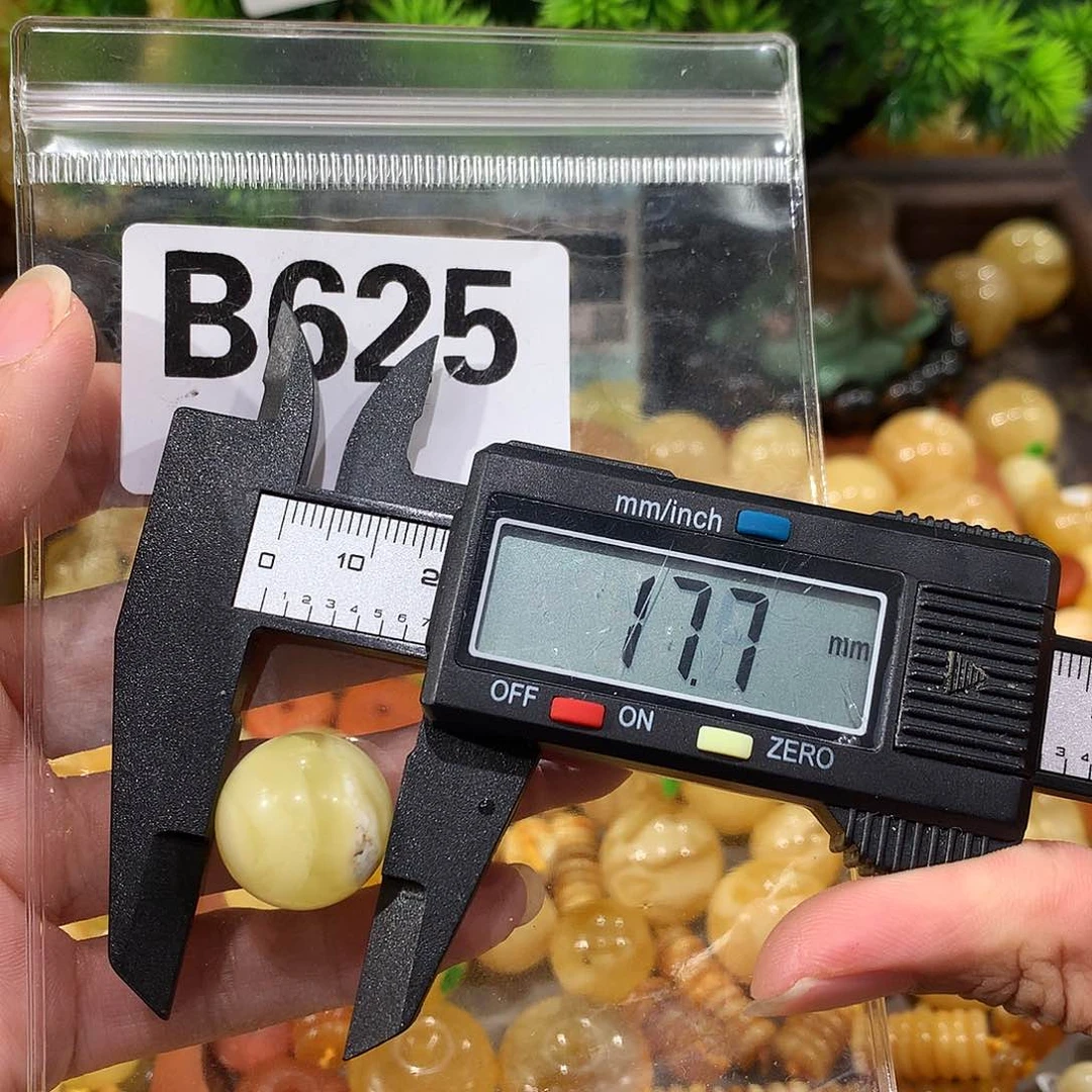 未镶嵌琥珀珠宝奇石