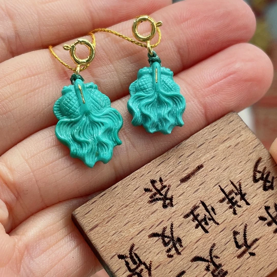 绿松石颈饰未镶嵌