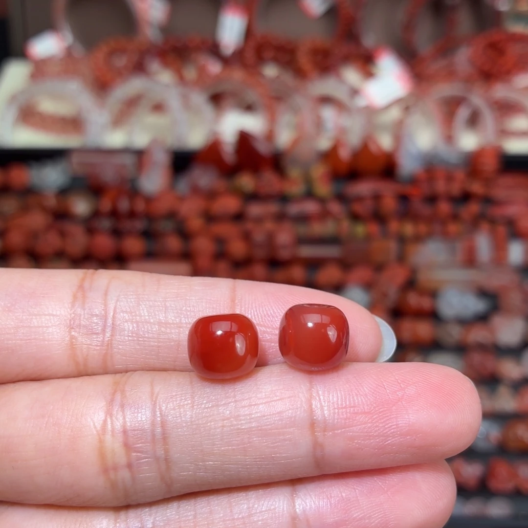 南红玛瑙未镶嵌颈饰老型珠一对卡10