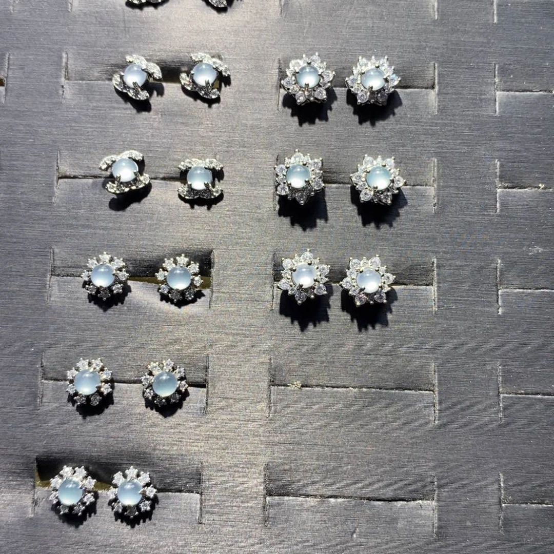 螺***蛋翡翠未镶嵌颈饰翡翠