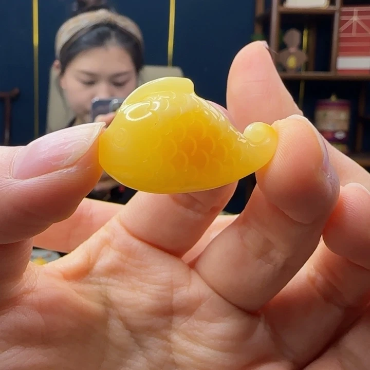 蜜蜡吊坠(赠链)未镶嵌