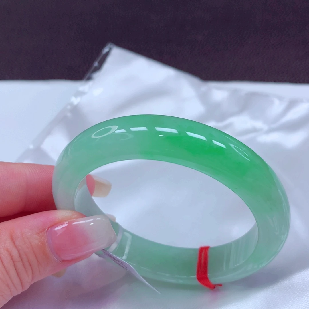 未镶嵌手镯翡翠手镯