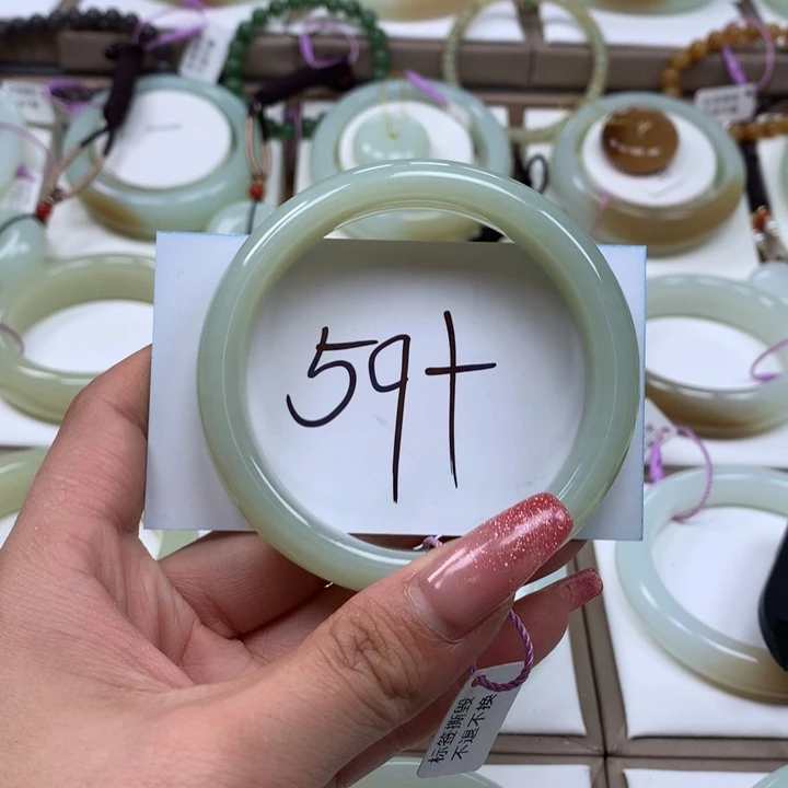 未镶嵌手镯和田玉