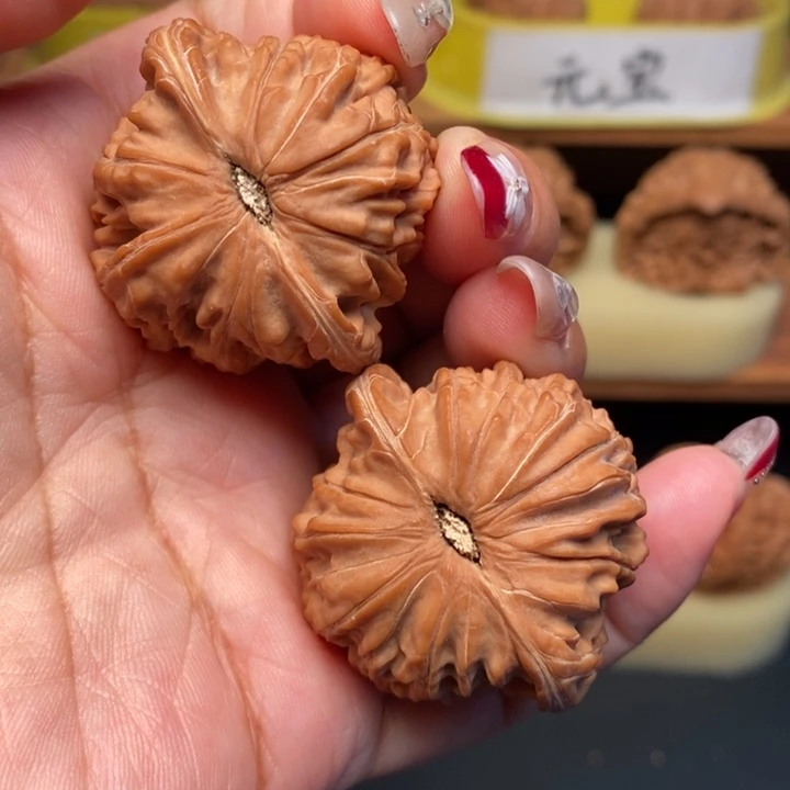 张***忱文玩核桃吊坠39全品正磨
