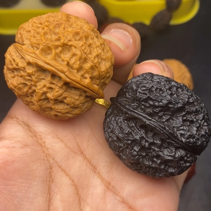 文玩核桃吊坠39尺饕餮