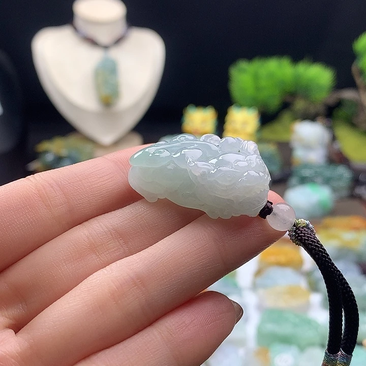 翡翠未镶嵌颈饰貔貅26