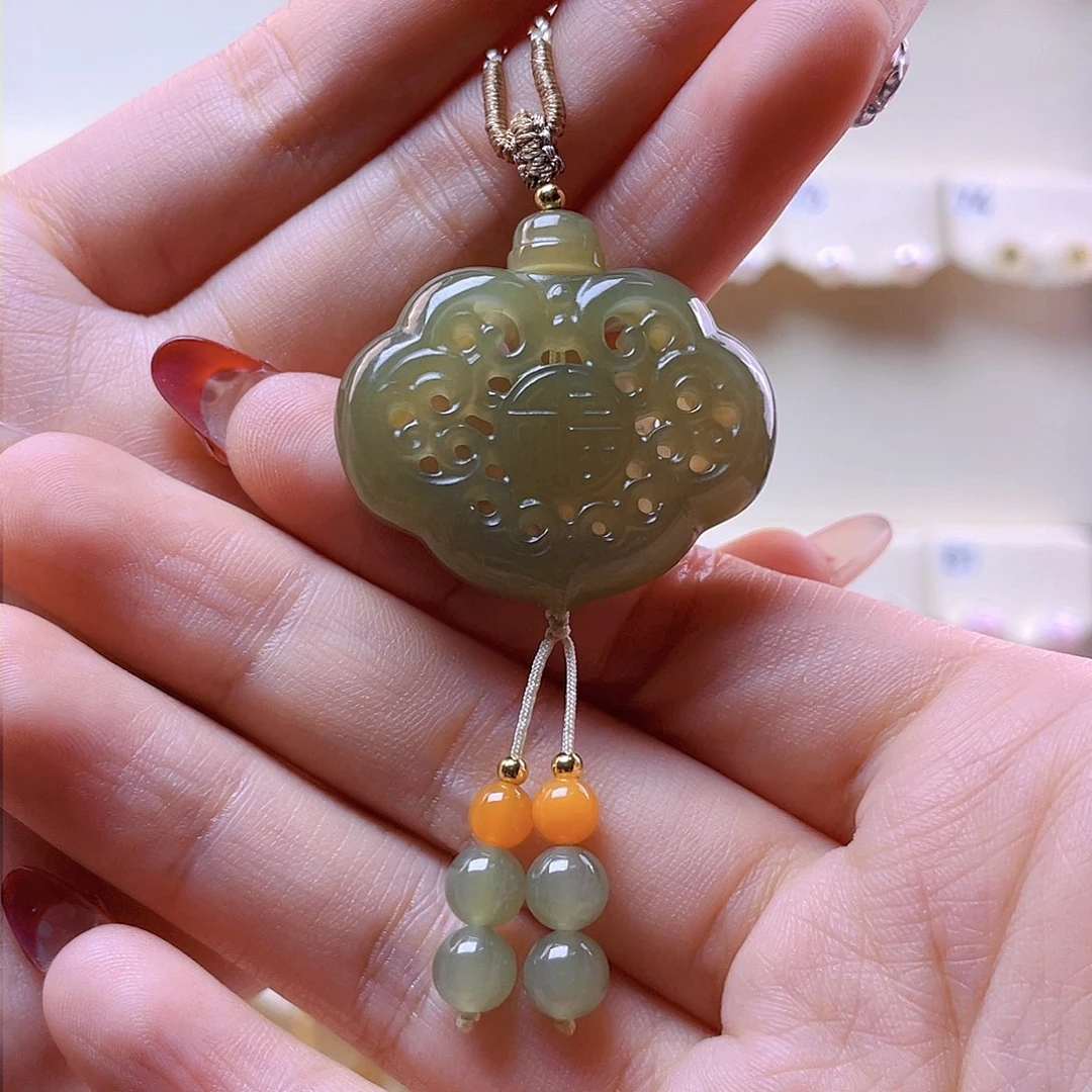 和田玉吊坠(赠链)未镶嵌小*茶