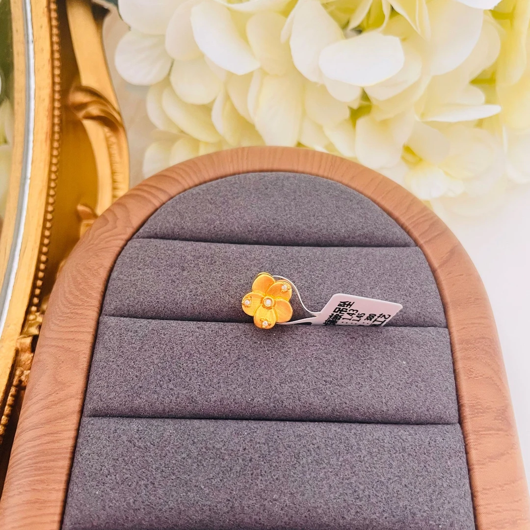 莫桑石【小鹏黄金】足金999镶嵌小幸运手编吊坠1.35 （附加158）