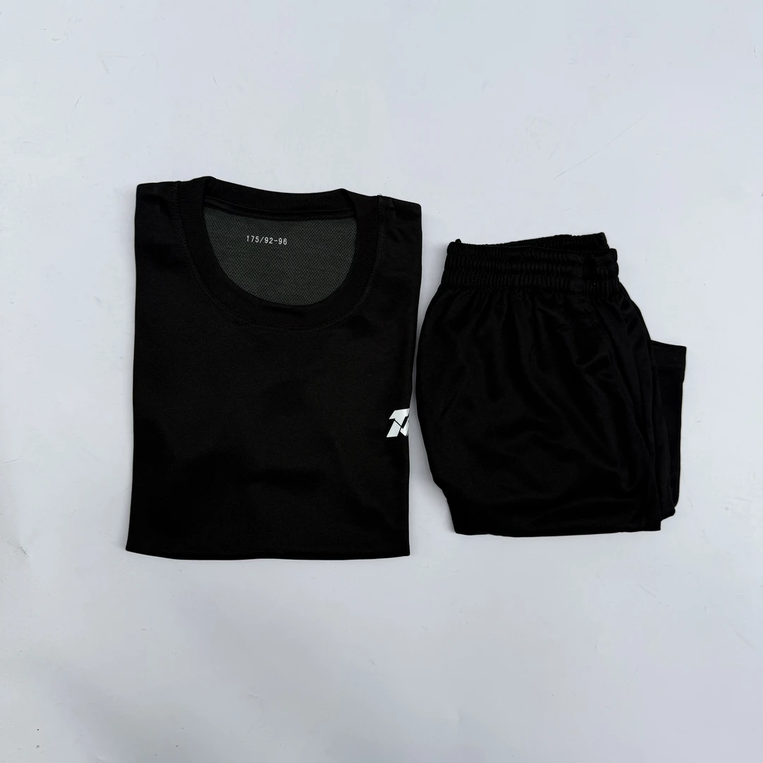 定制款黑色体能星标短袖运动T恤吸汗透气耐用