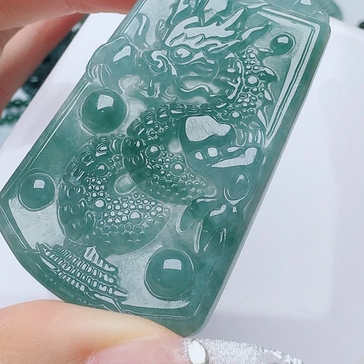 翡翠未镶嵌颈饰天然的A货翡翠多样性发其一