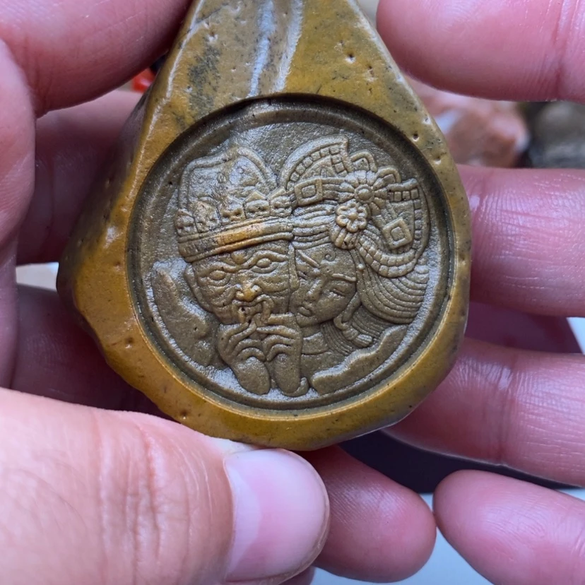 【闪购商品】原石雕刻手把件，脖挂件