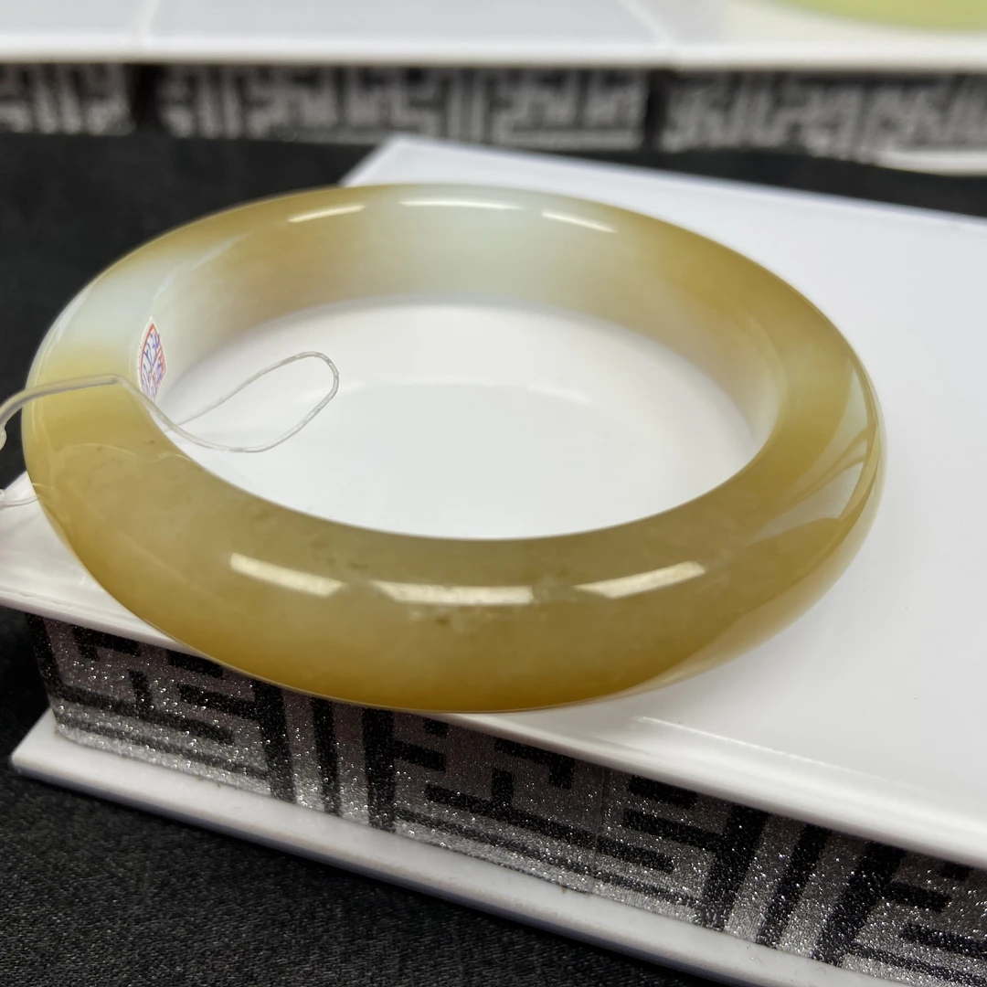 天然和田玉糖白5051正装手镯