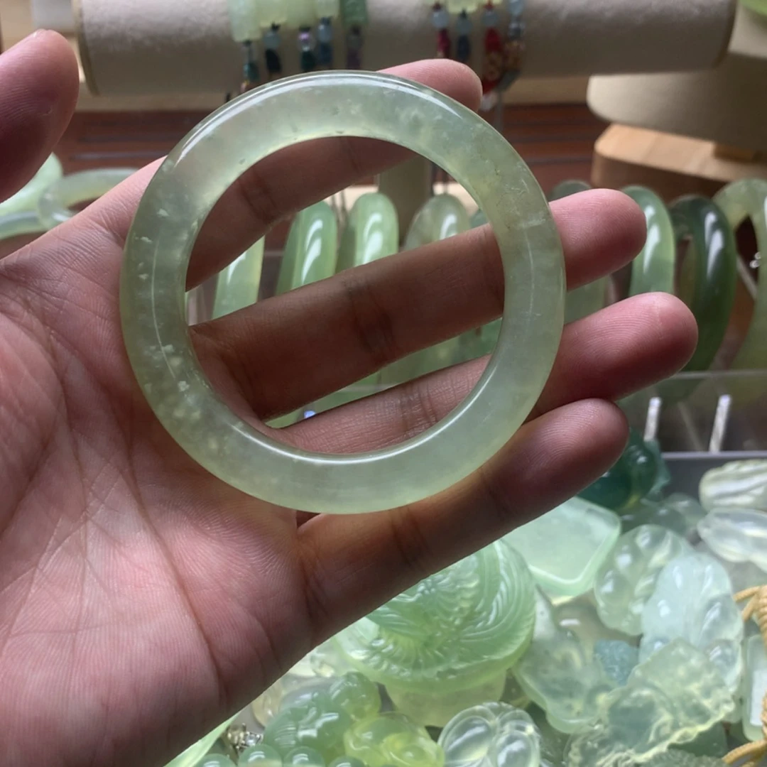 【闪购商品】蛇纹石玉手镯未镶嵌